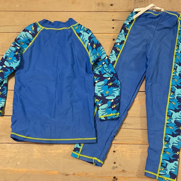Boys, swim set, pants and top, long sleeve shirt, shark design, GUC, 5-6 size - Picture 2 of 4